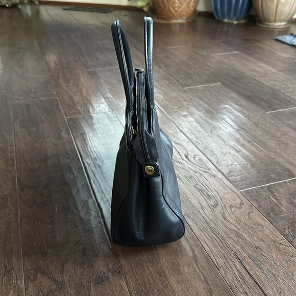 Vintage Etienne Aigner Handbag - Picture 3 of 12